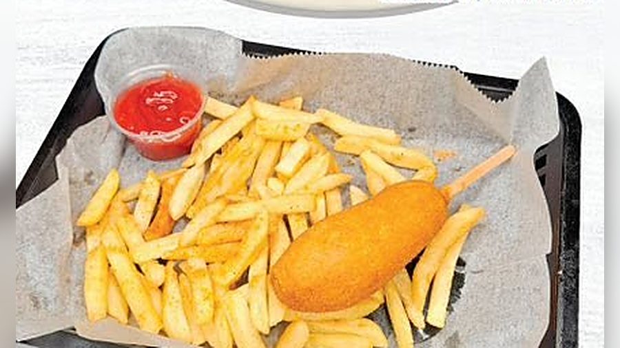 Corn Dog w/ Fries